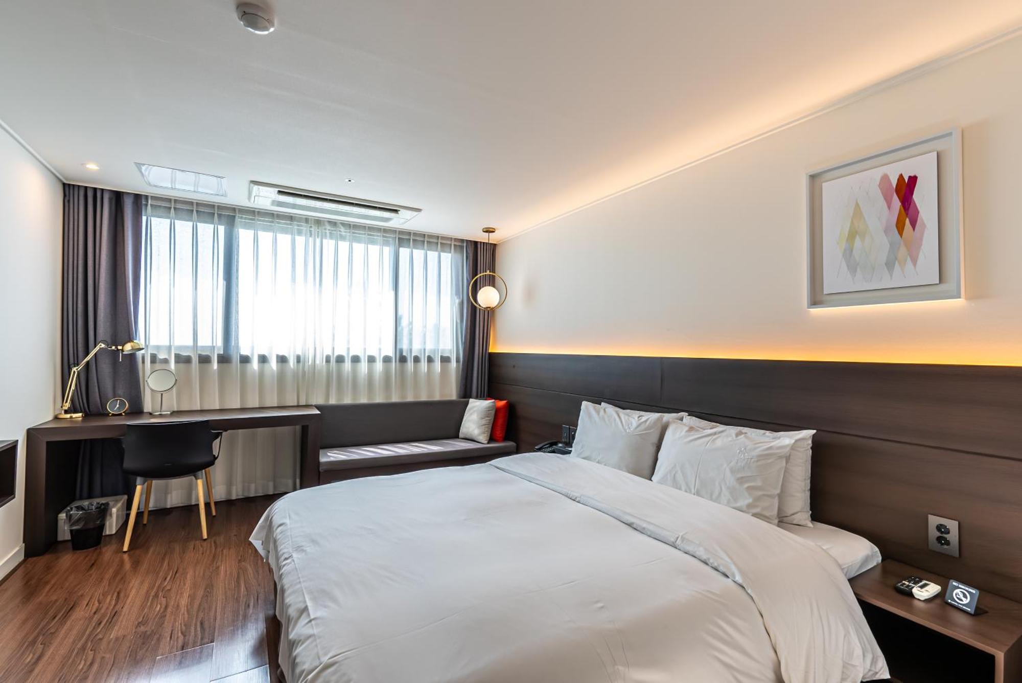 Hotel The Grang Jungmun Seogwipo Exterior photo
