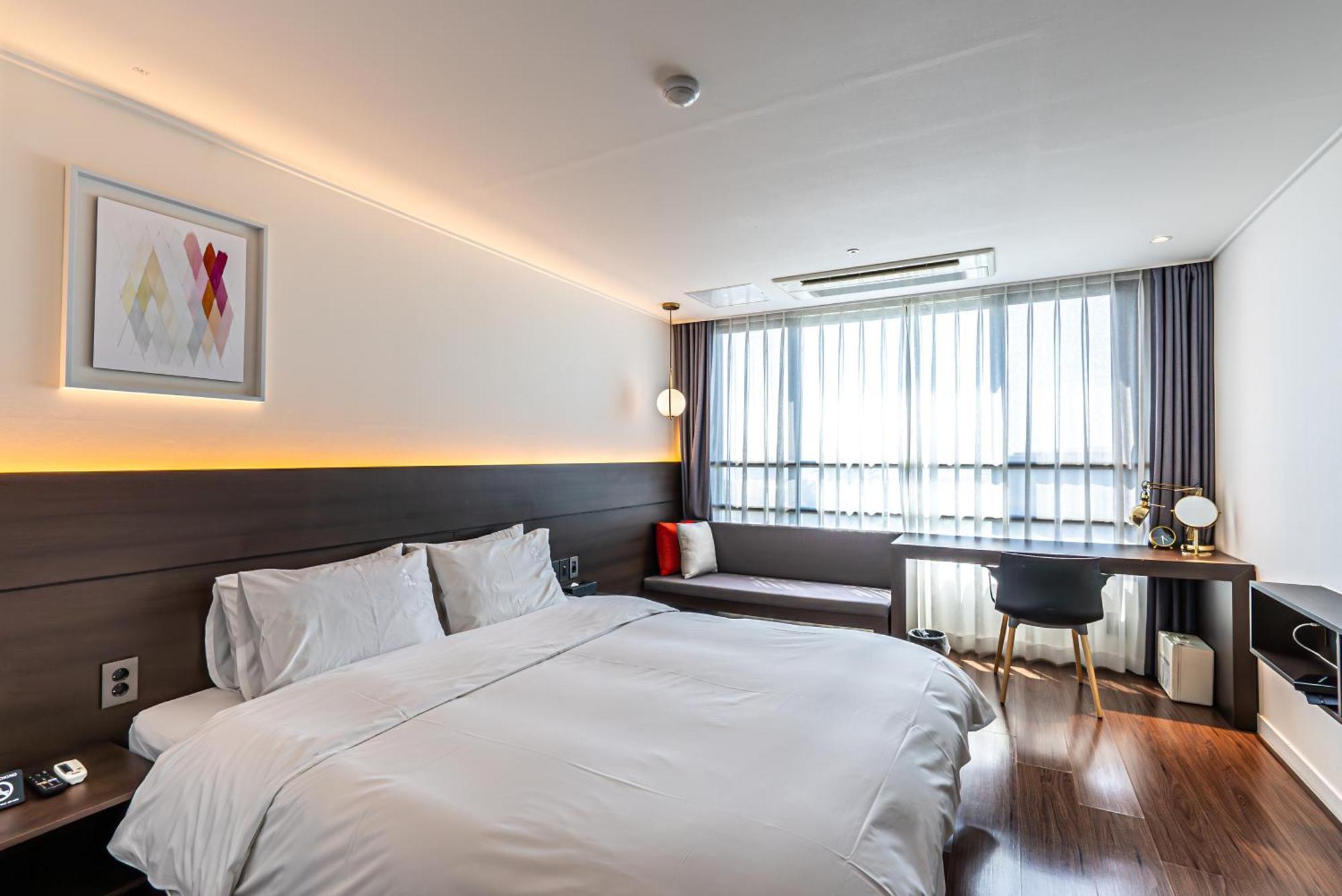 Hotel The Grang Jungmun Seogwipo Exterior photo