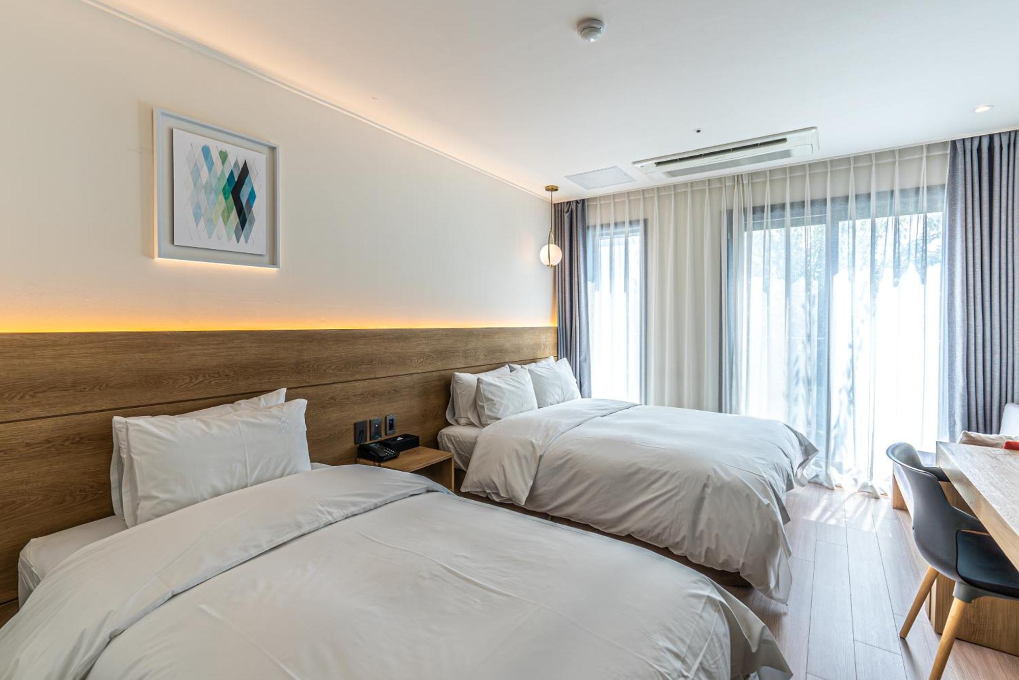 Hotel The Grang Jungmun Seogwipo Exterior photo