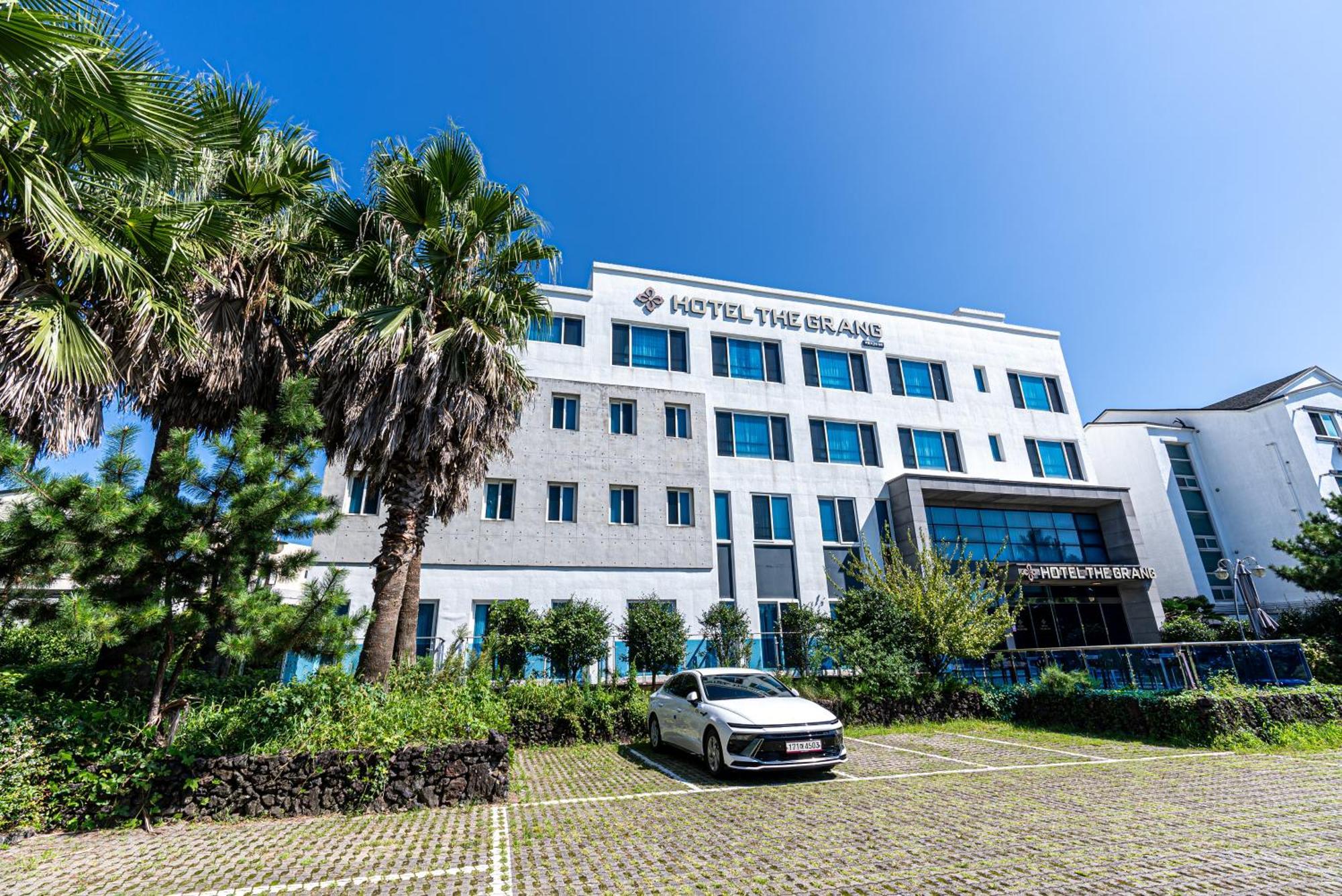 Hotel The Grang Jungmun Seogwipo Exterior photo