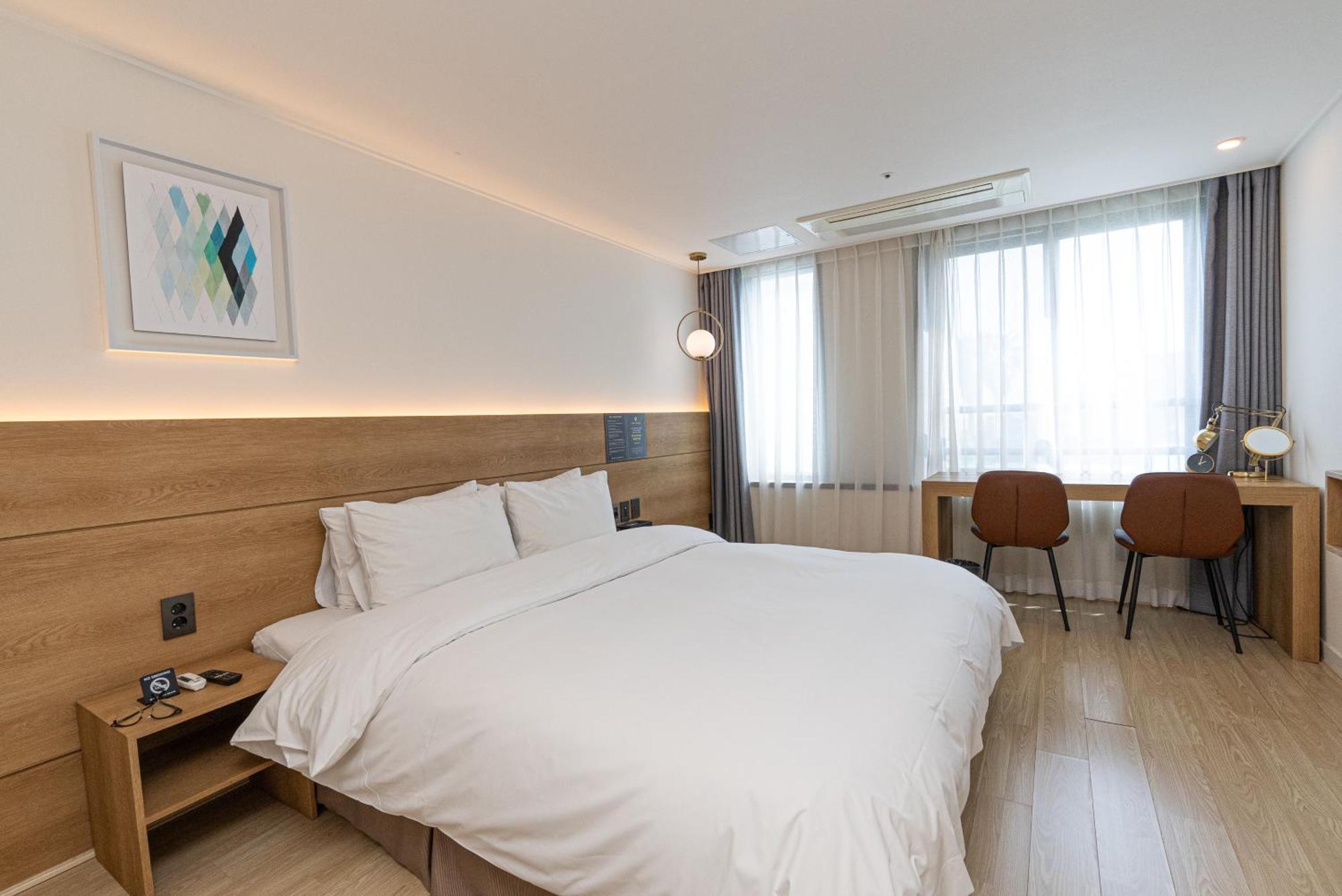 Hotel The Grang Jungmun Seogwipo Exterior photo