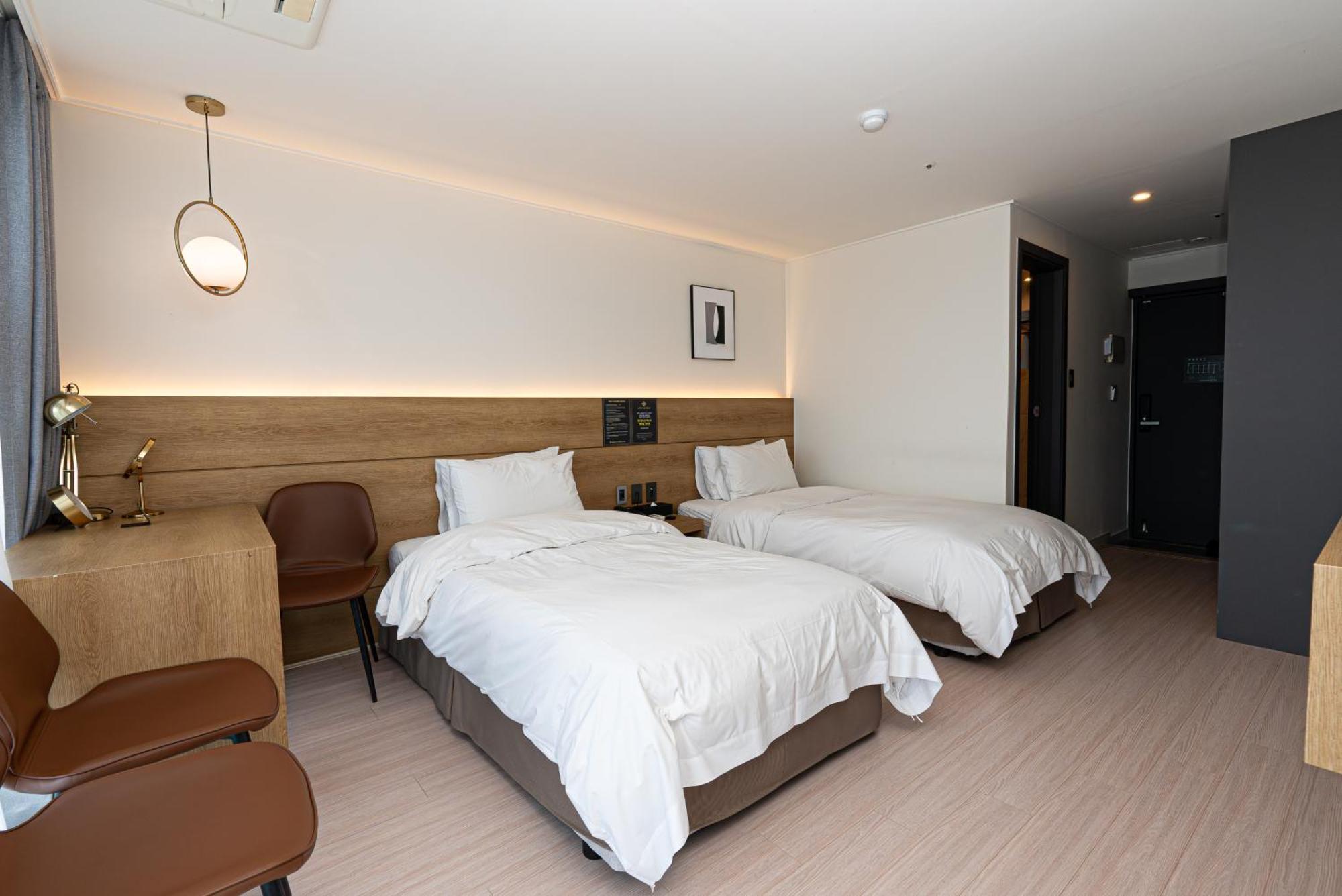 Hotel The Grang Jungmun Seogwipo Exterior photo