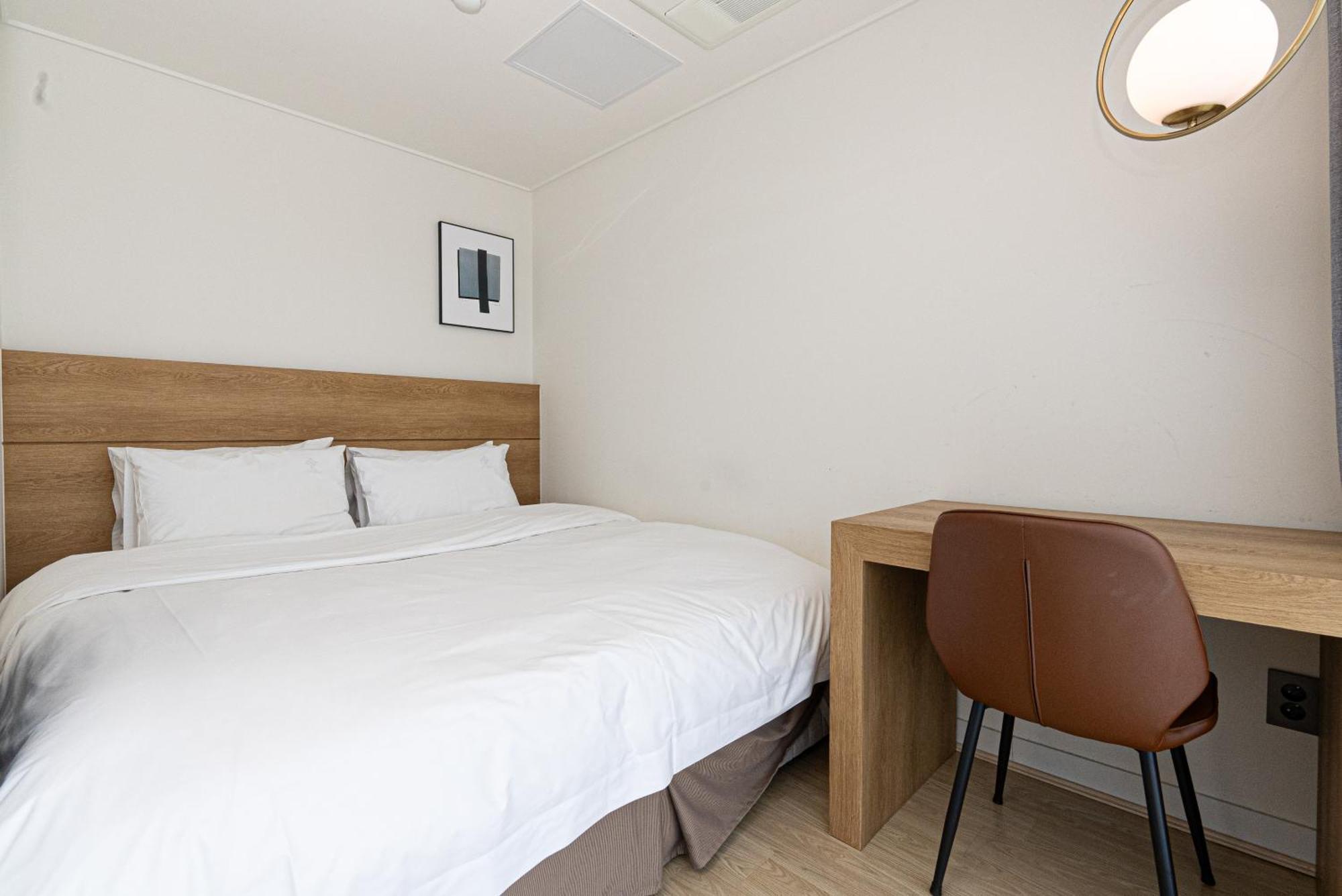 Hotel The Grang Jungmun Seogwipo Exterior photo